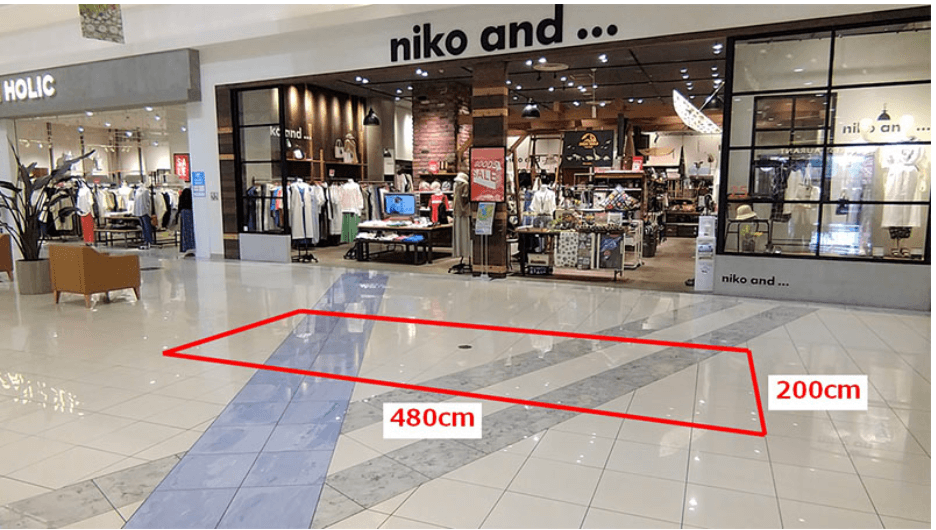 1F ニコアンド前