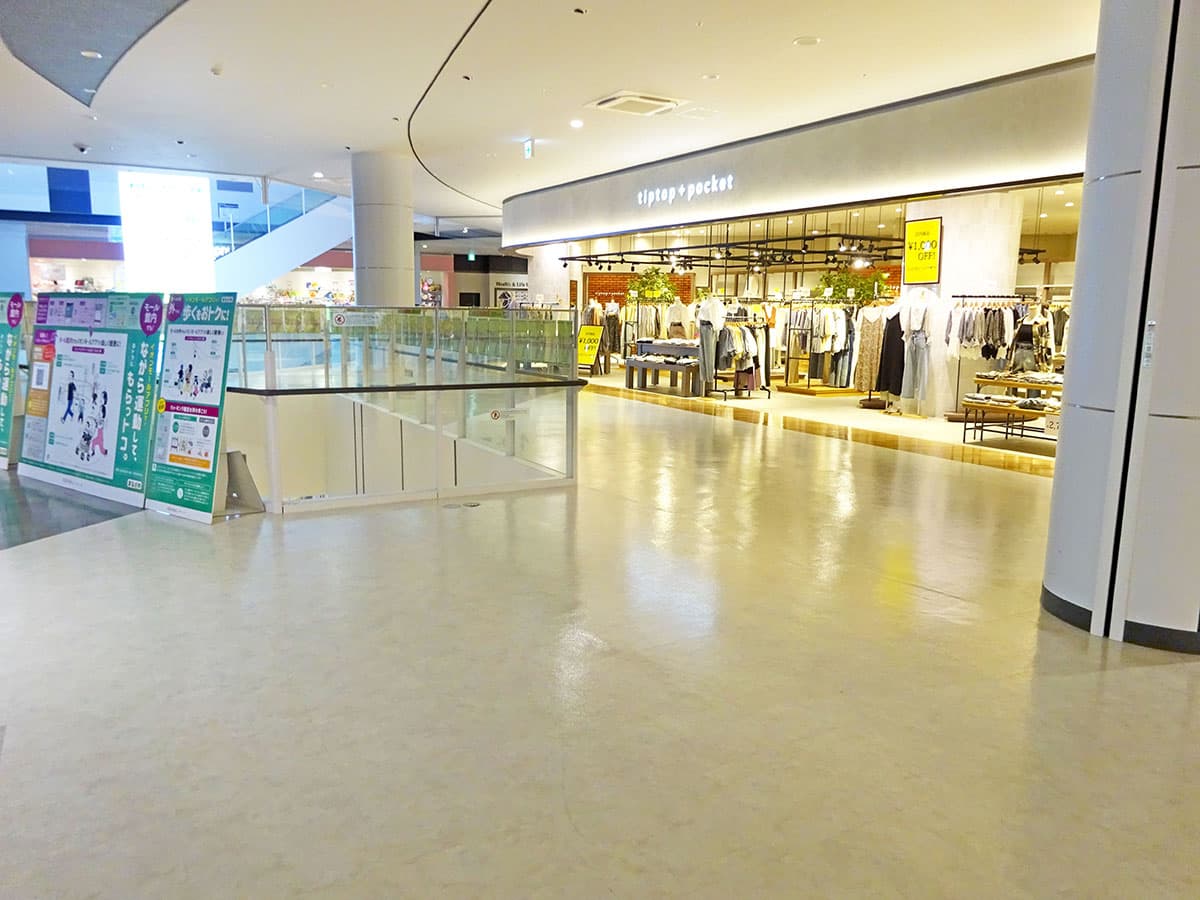 2F 中央吹抜け横