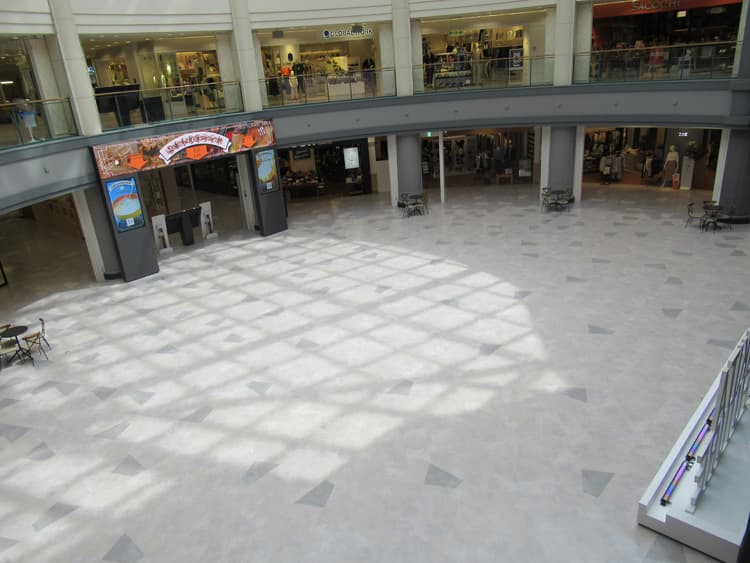 1F セントラルコート1