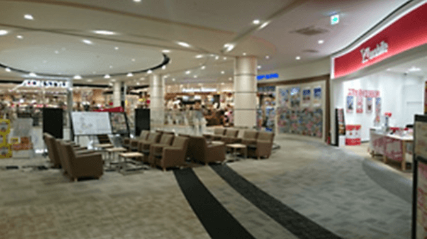 2Fバルーンコート(ワイモバイル前)