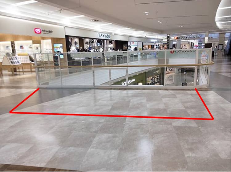 西館2階センターブリッジ