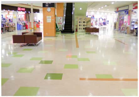 専門店1F 東エスカレーター