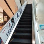 エスカレーター 側面ガラス