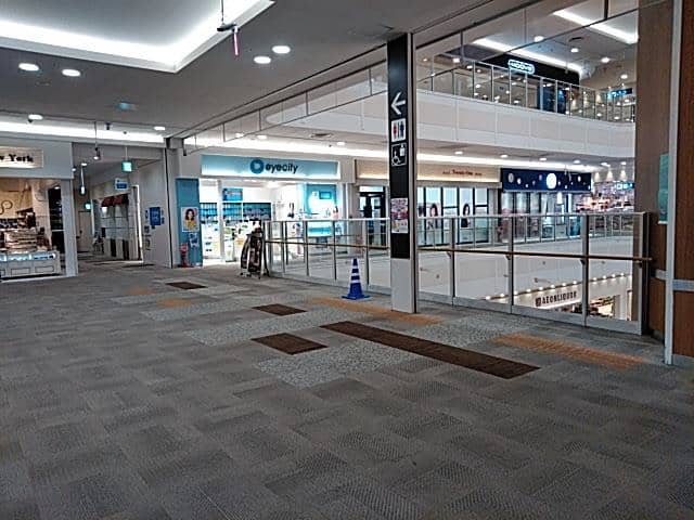じぶんまくら前 ブリッジスペース