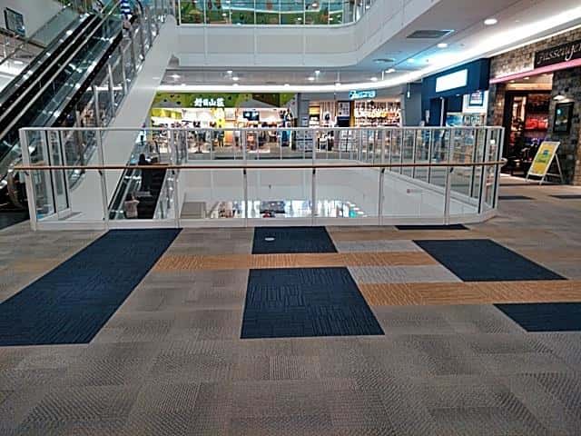 未来屋書店前 ブリッジスペース