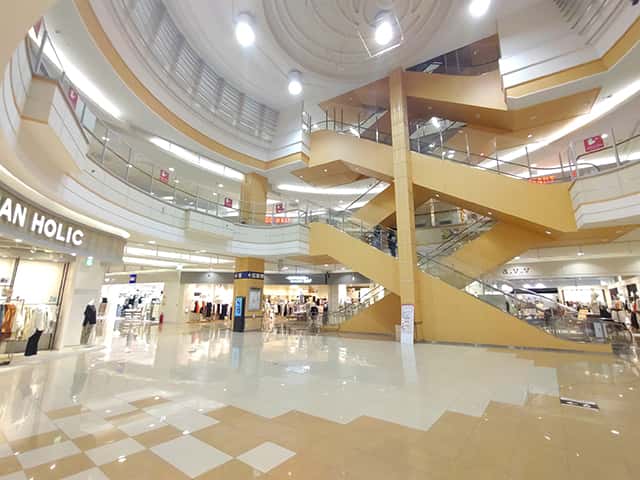 1Fセントラルコート