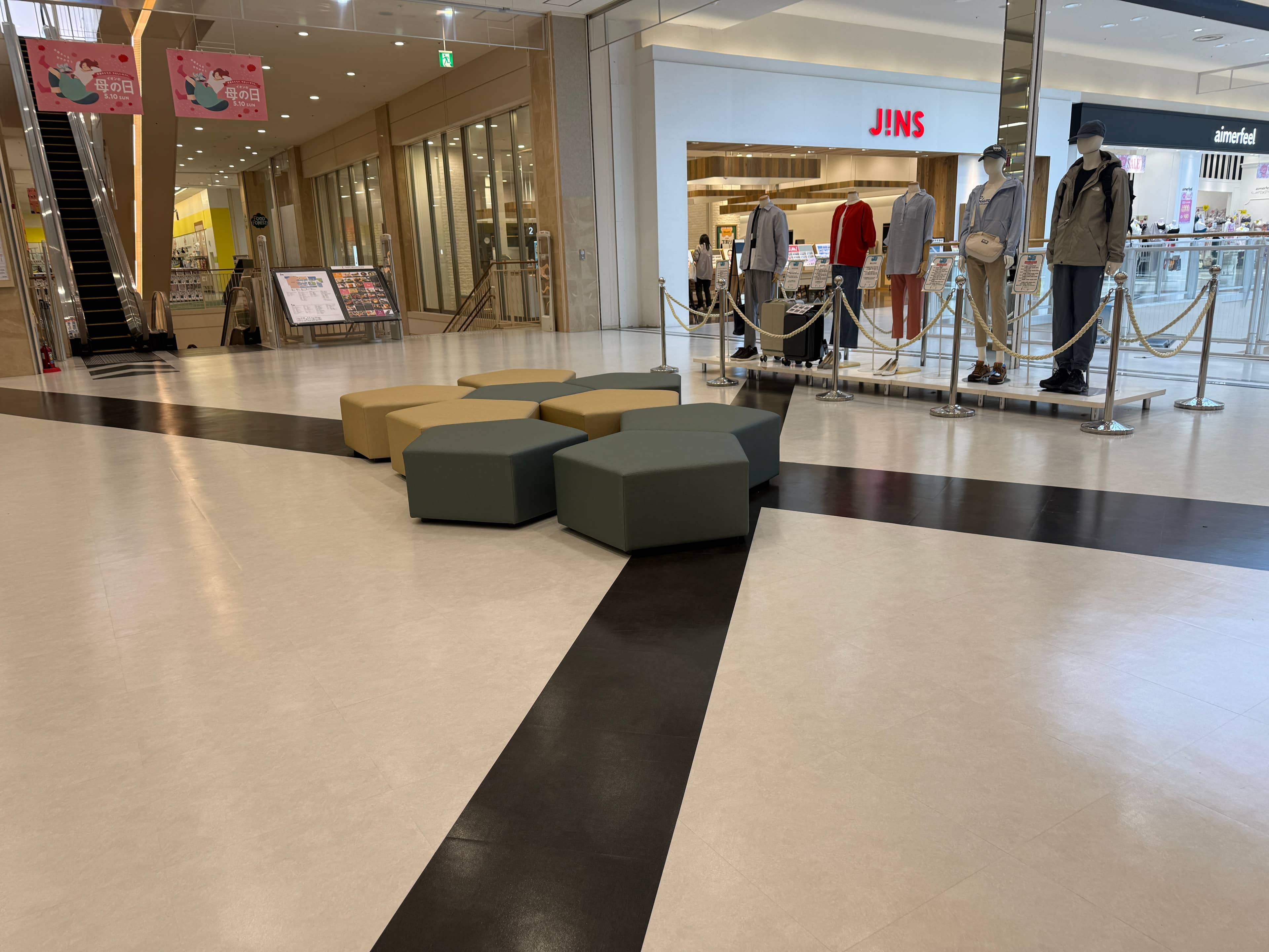 2F 東側広場