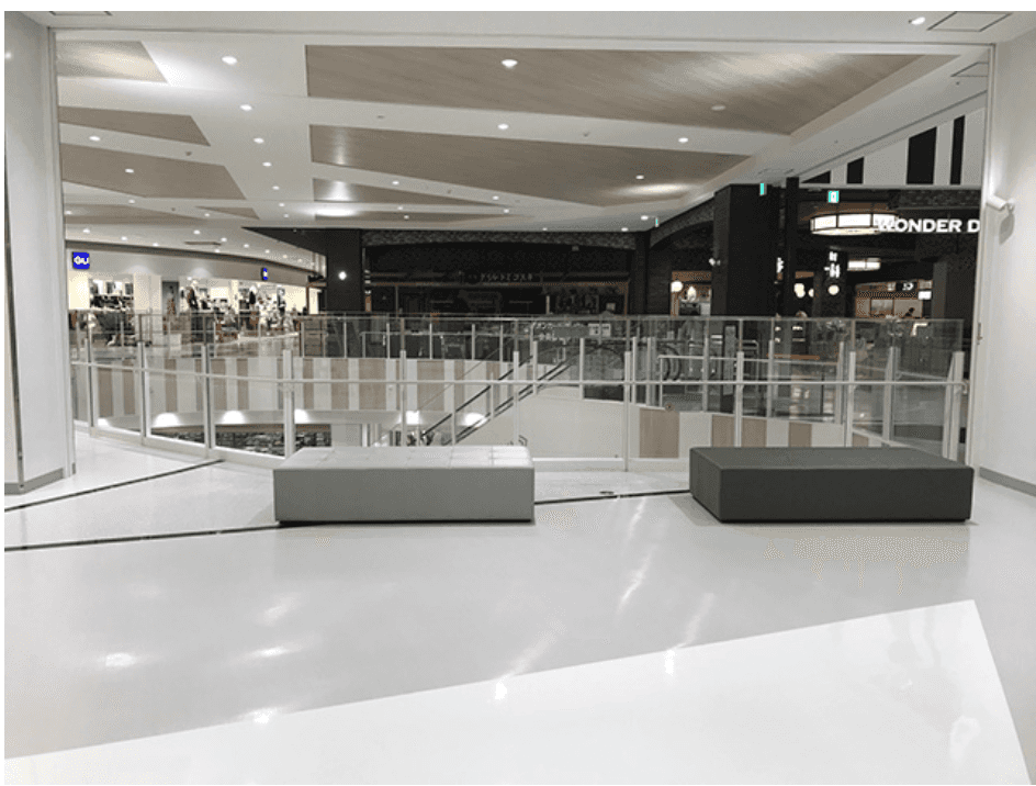 2階ノースコート吹き抜け(ユニクロ前)