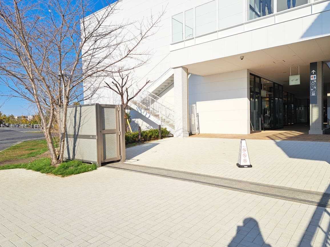 3rd Ave.1F(イネド/エフデ前)2