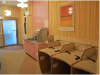 モール内広告 授乳室