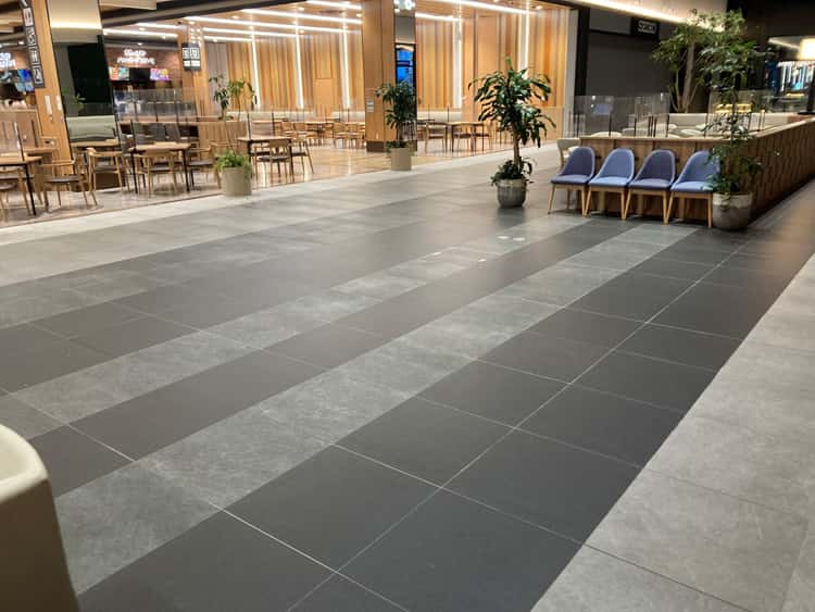 【中央】フードフォレスト前(ルピシアボンマルシェ前)