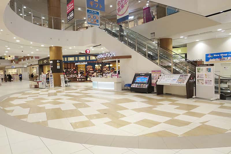 1F こもれび広場