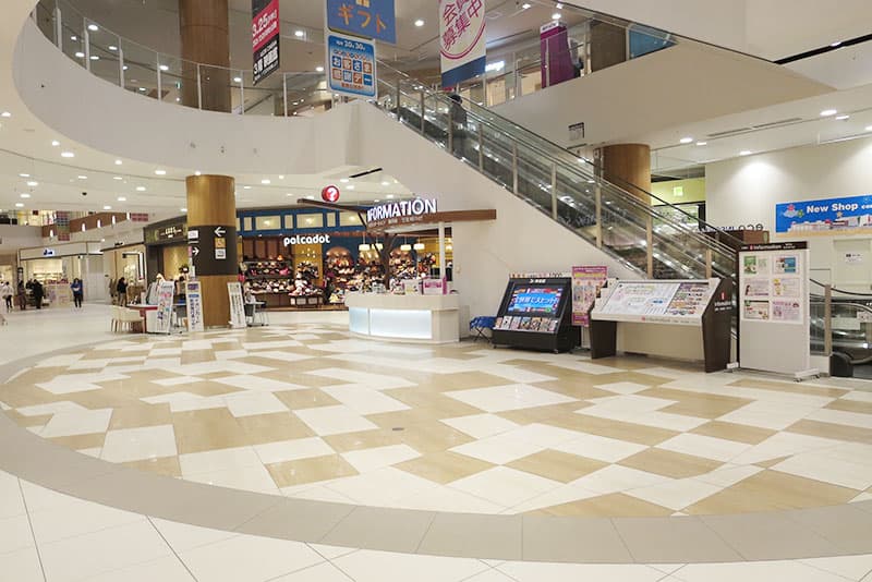 1F こもれび広場