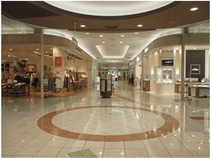 モール棟1F中央十字路