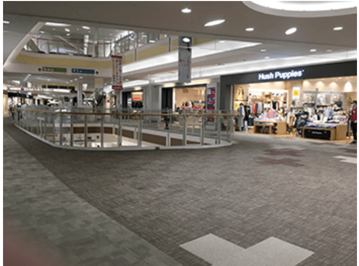 モール棟2F東エスカレーター前