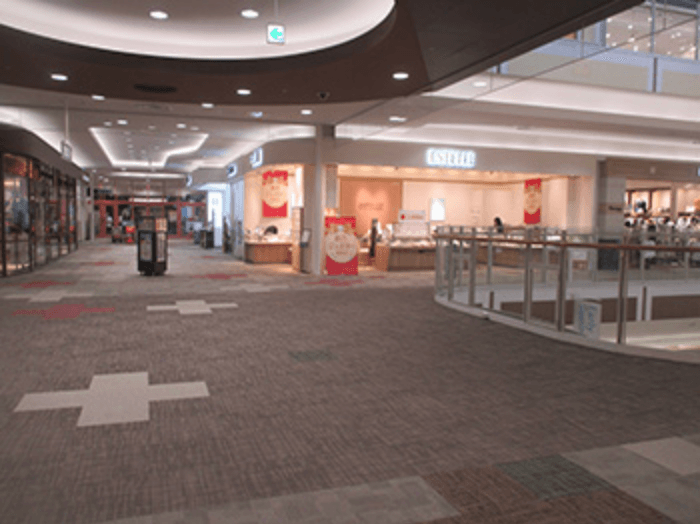 モール棟2F中央十字路