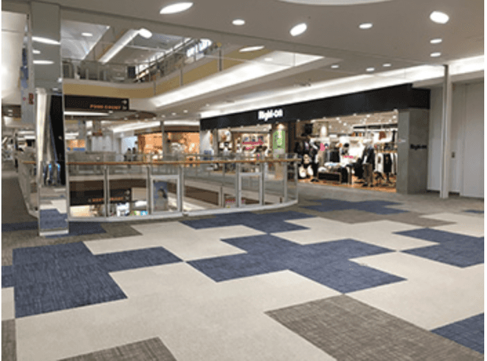 モール棟2F西エスカレーター前