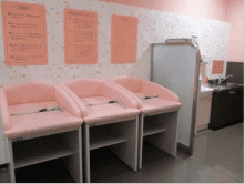 モール内広告 授乳室