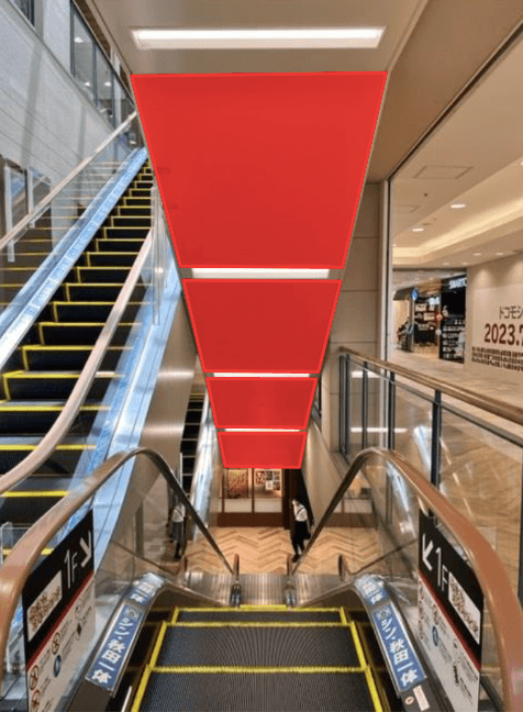 モール内広告 エスカレーター上部