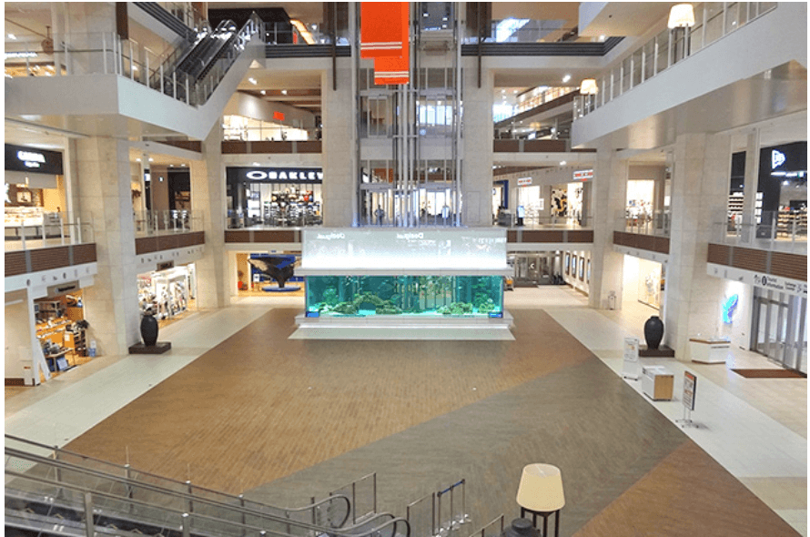 1F グランドスクエア