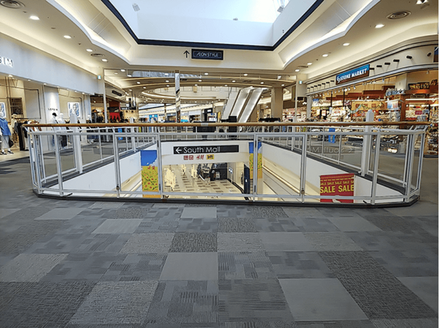 東Bブリッジ(TOKYOシャツ前西側)