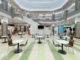 1F セントラルコート