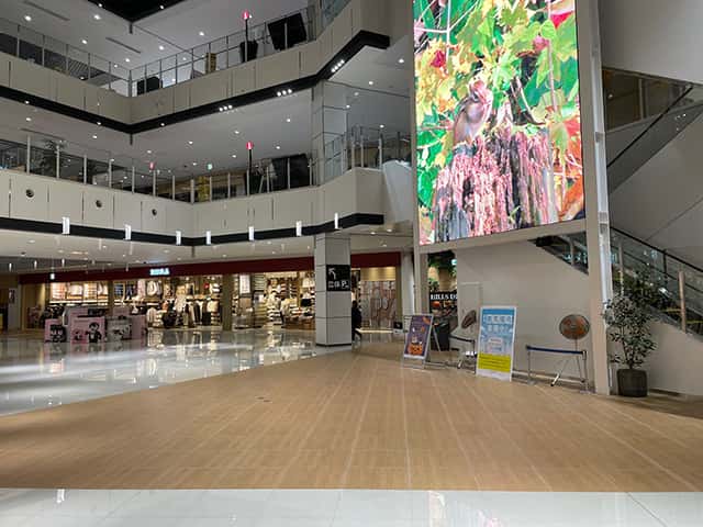 1F センターコート