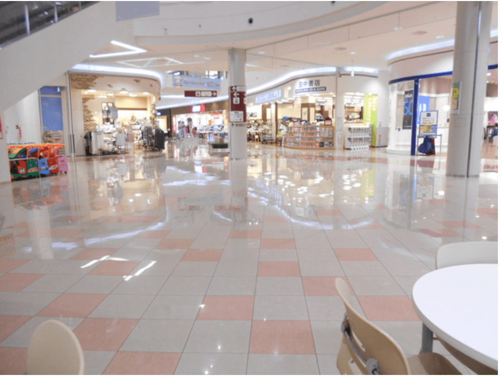 イーストコート