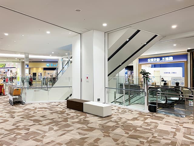 3階イオンホール前