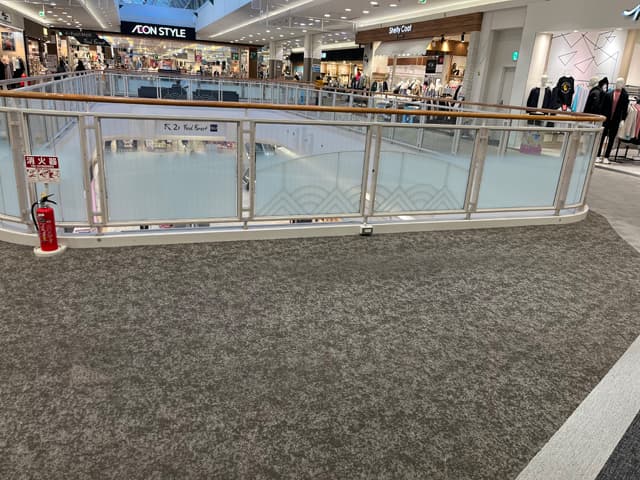 ほていや前デッキ