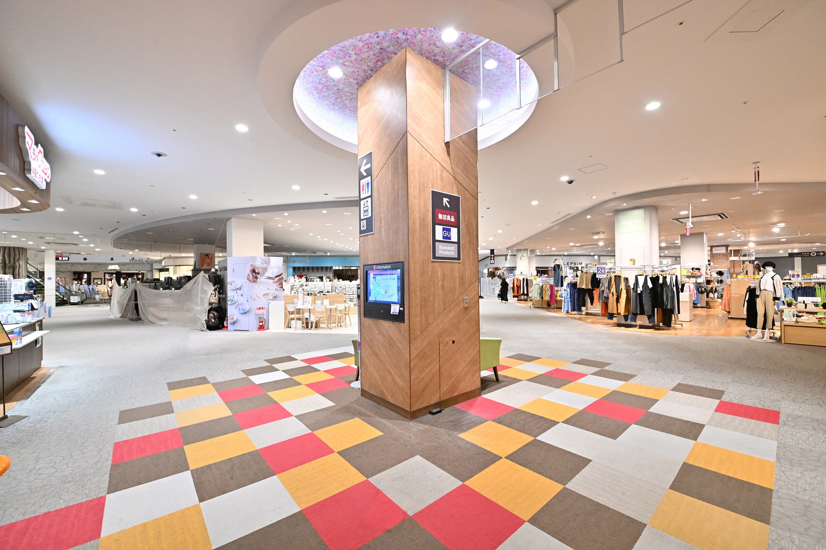 立体駐車場入口前