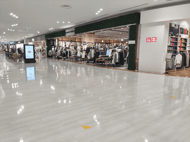 3F北側エスカレーター前スペース