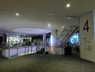 4F中央エスカレーター横スペース