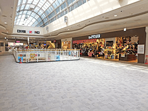 サックスバーアナザーラウンジ前ブリッジ(北)