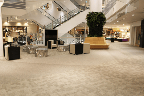 3F西エスカレーター前