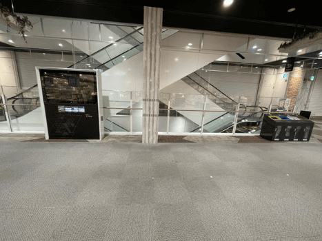 3F東Bエスカレーター前