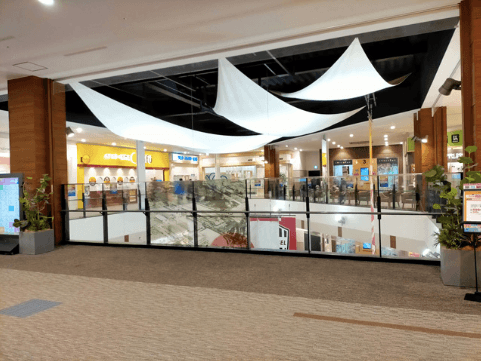 もくいく広場前