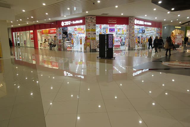 1Fコジマ×ビックカメラ前フロア