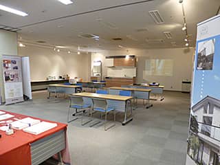 イオンホール【B】
