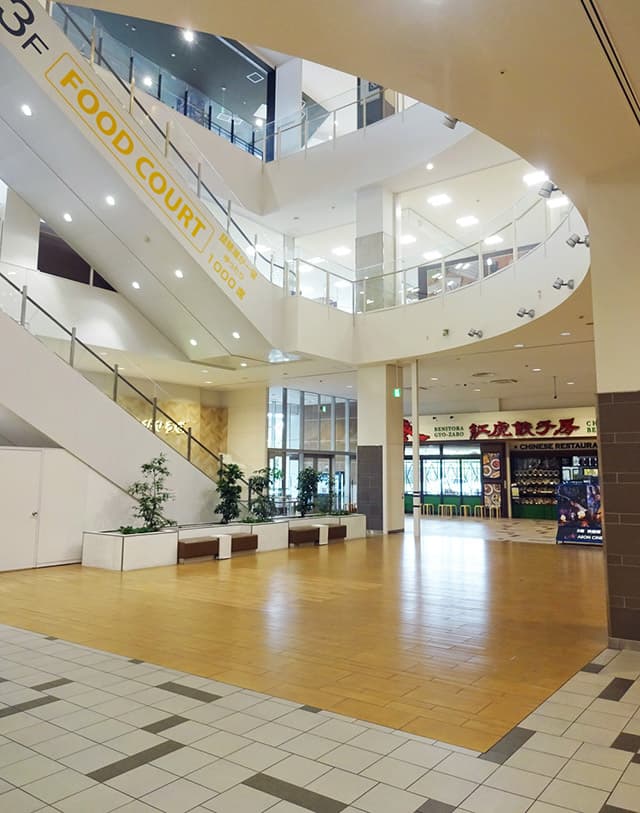 1F レストランコート