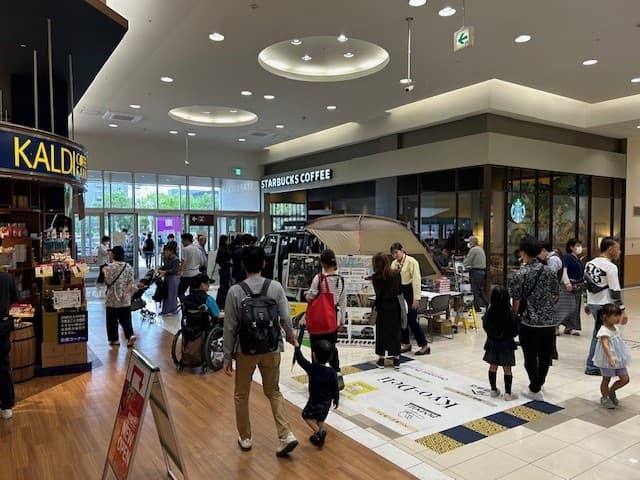 1F 専門店南入口1