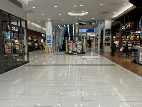 1F 専門店南入口