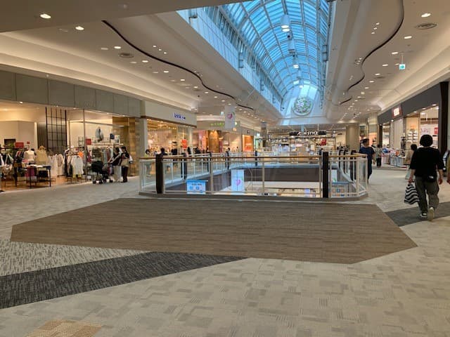 イベントスペース④(ムラサキスポーツ前)