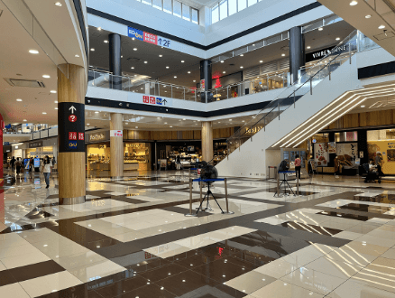 イーストコート