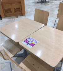 モール内広告 フードコートステッカー2