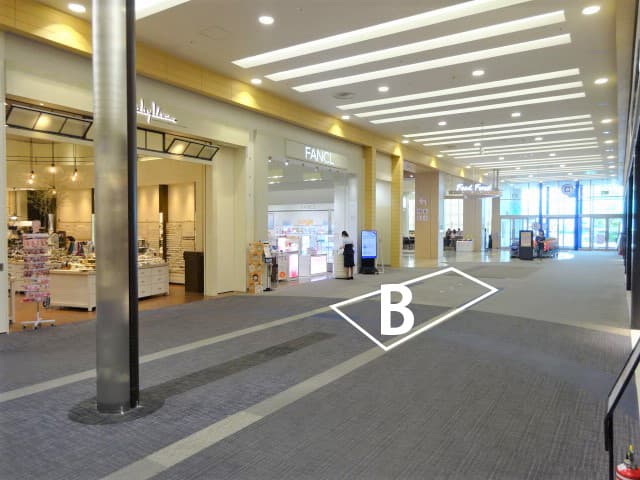 1F中央入口前B