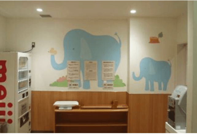 モール内広告 授乳室