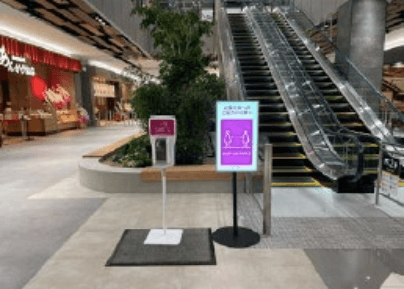 モール内広告 エスカレーター