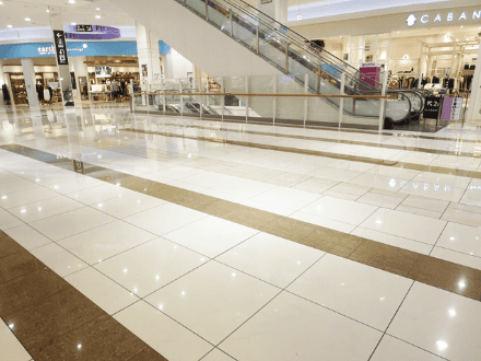 1階 セントラルコート