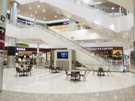 1階 イーストコート